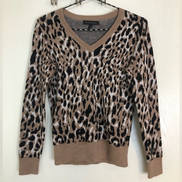 Banana Republic Leopard Merino Wool Blend V-Neck Sweater Women’s Size XS - Picture 4 of 10